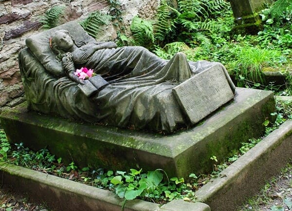 Image of Caroline Christine Walters Sculpted Tomb